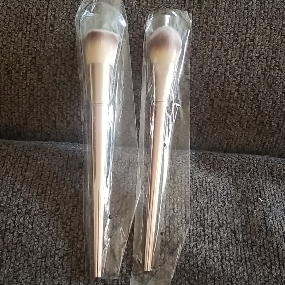 F.A.R.A.H brush duo